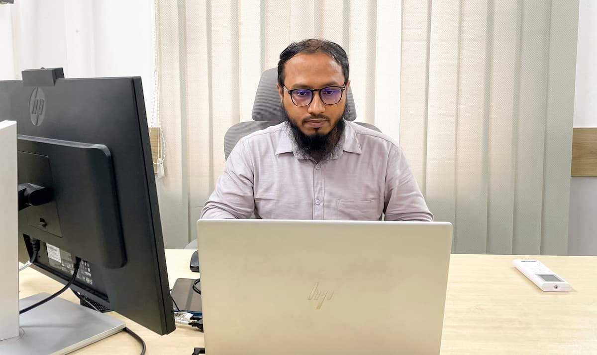 imagehttps://ik.imagekit.io/umaeg3y9q/intro_media/Shahin_Sir-min_xurANTVuAt.jpg